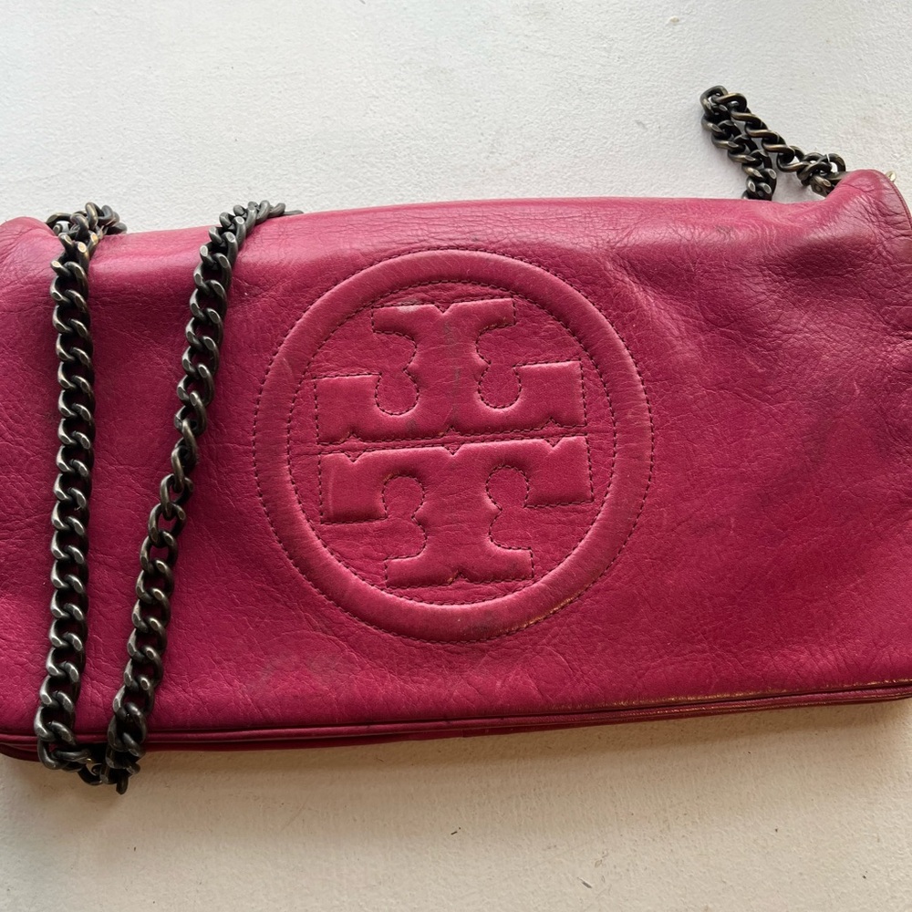 TORY BURCH clutch / crossbody chain